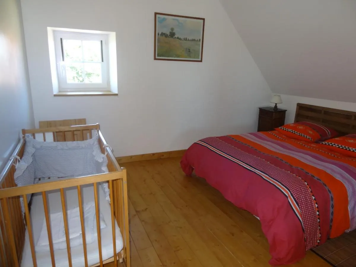 Gite Des Chambauds - Allier - Auvergne -12 Pers Le Donjon Holiday home
